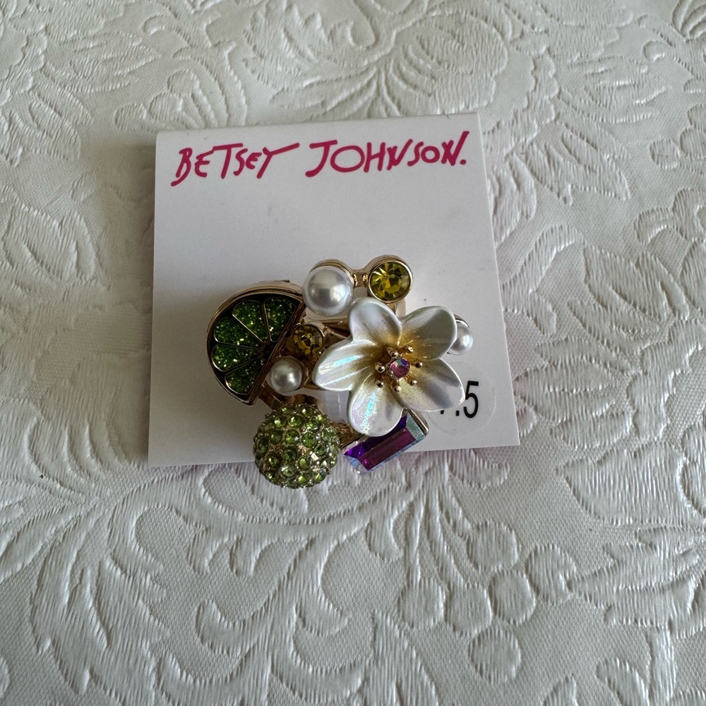 Betsey Johnson flower bouquet ring.